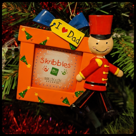 "I ❤️ Dad" Ornament - Picture 1 of 9